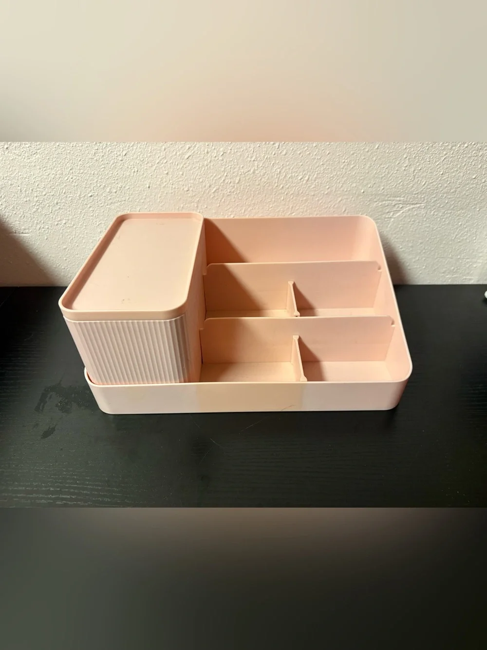 Pink Plastic Vanity Makeup Organizer Cosmetic Storage Tray with Lid